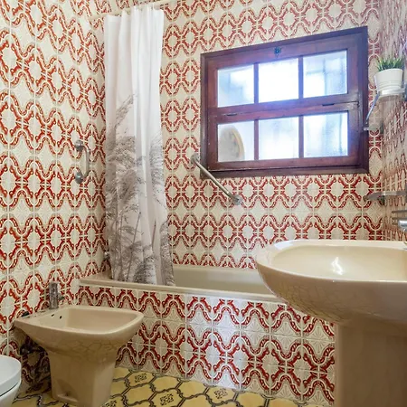 Con Piscina Privada Y Jardin Cerca De Cala Montgo - Es-325-45